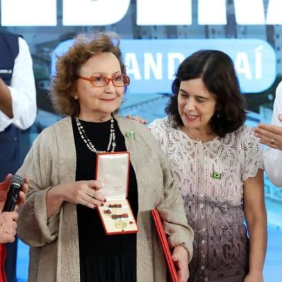 Margareth Dalcolmo recebe medalha Oswaldo Cruz