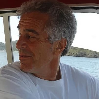 Corinthians se pronuncia sobre vídeo de influencers com imagem de Epstein