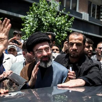 Irã sinaliza desafio ao nomear filho de Khamenei como Líder Supremo