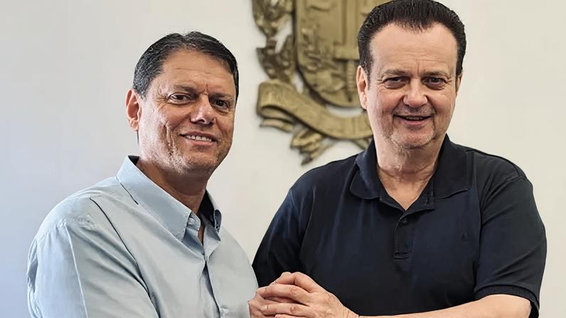 O governador de São Paulo, Tarcísio de Freitas (Republicanos) e o presidete do PSD, Gilberto Kassab