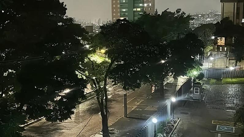 O Instituto Nacional de Meteorologia (Inmet) emitiu um alerta amarelo de “perigo potencial” que vai até as 23h59 deste 1º de abril para algumas partes do estado