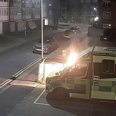 Quatro ambulâncias de voluntários judeus são incendiadas em Londres