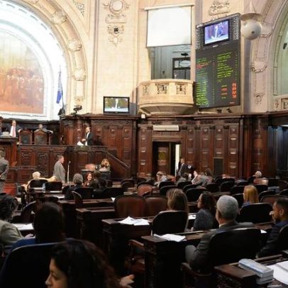 TRE-RJ marca recontagem de votos para terça após cassação de Bacellar