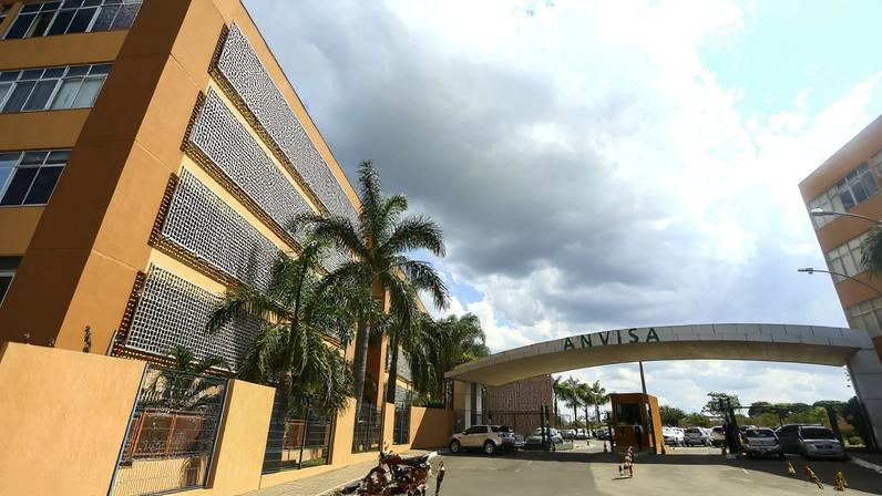 Fachada do edifício sede da Agência Nacional de Vigilância Sanitária (Anvisa).