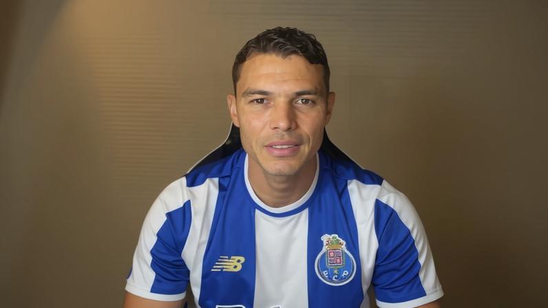 Thiago Silva em Porto x Sporting pelo Campeonato Português — Foto: Diogo Cardoso/Getty Images