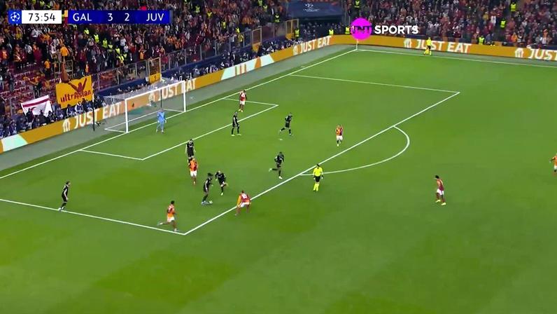 Imagem de Openda com ventosas viraliza — Foto: Reprodução