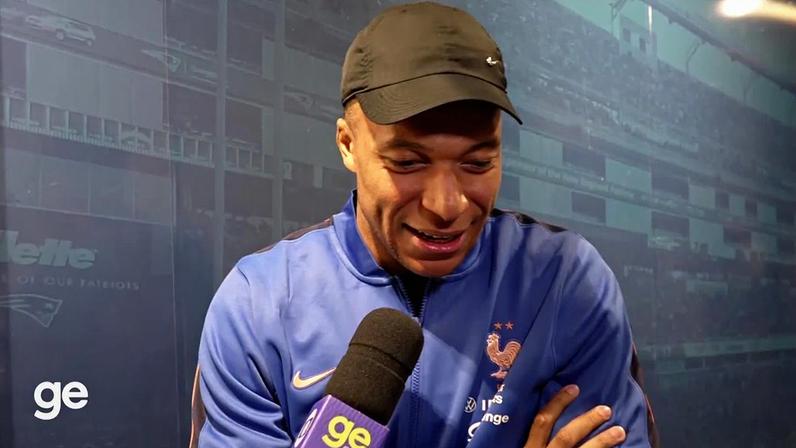 Mbappé diz que não vê Copa sem Neymar e "espera" convite de Vini para assistir o Flamengo