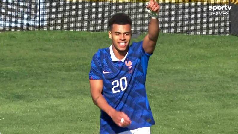 França goleia Colômbia por 3 a 0 em amistoso internacional