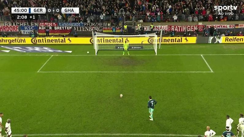 Pênalti para a Alemanha aos 47 min do 1º tempo após VAR, com gol de Havertz