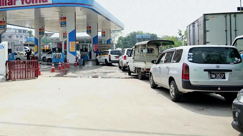 Escassez de combustível gera longas filas na capital de Myanmar