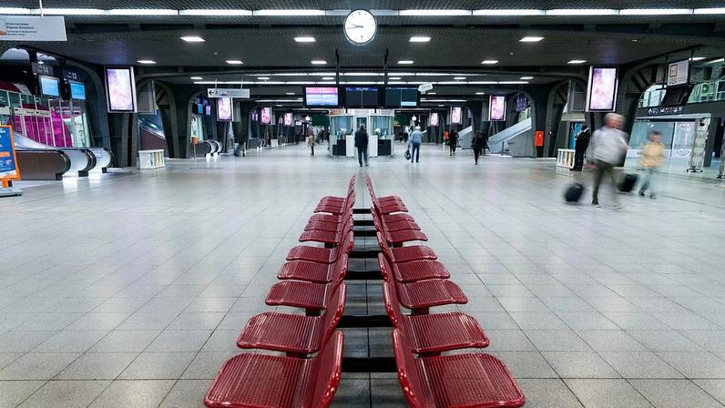 Polícia evacua a Estação Bruxelas-Midi após encontrar dois pacotes misteriosos