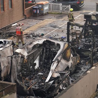 Vídeos aéreos mostram incêndio suspeito em ambulâncias judaicas, Londres