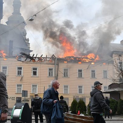Drone russo atinge o centro histórico de Lviv, Ucrânia
