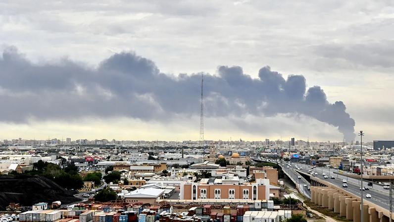 Irã amplia ataques no Oriente Médio após Trump sinalizar acordo possível