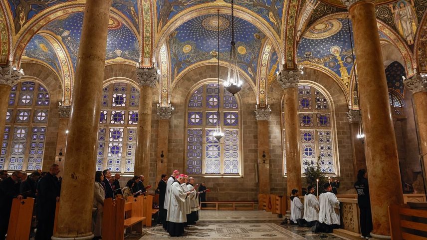 Netanyahu restabelece acesso do patriarca latino à Basílica do Santo Sepulcro