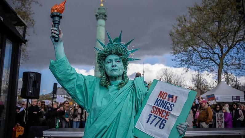 Manifestações contra Trump ocorrem nos EUA e no exterior no Dia No Kings