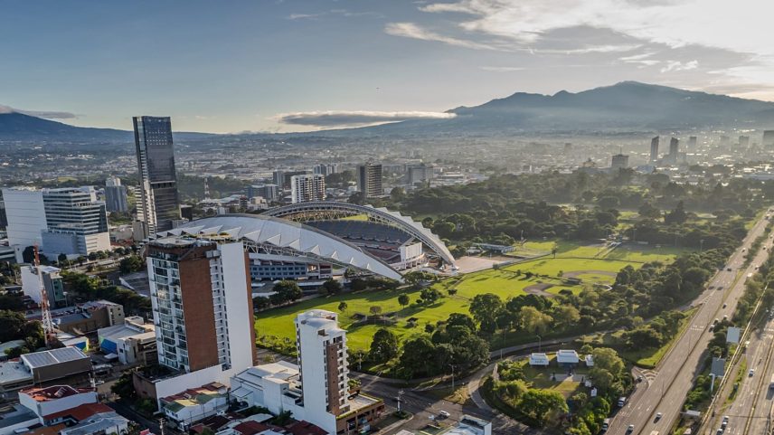 Por que o modelo econômico da Costa Rica atrai investimentos em tempos incertos