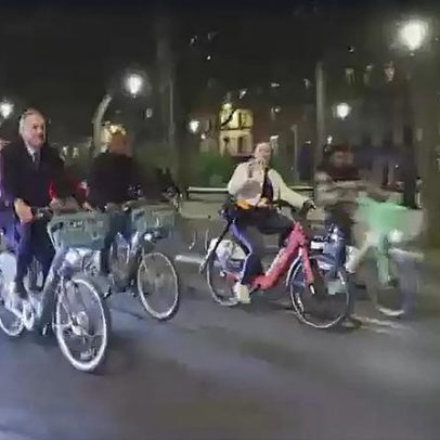 Vídeo: Grégoire, novo prefeito de New Paris, vai de bicicleta à prefeitura