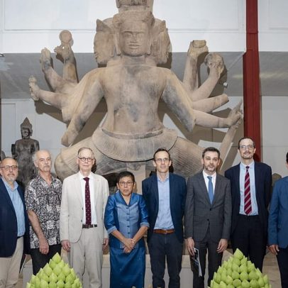 Camboja apresenta estátua milenar restaurada de Shiva dançarino