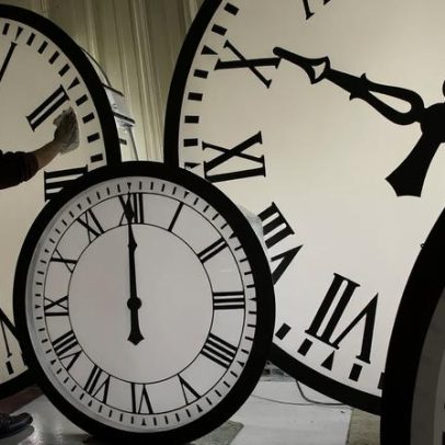 Horário de verão avança; mais luz, menos sono e impacto na saúde