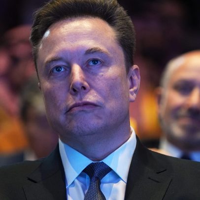 Elon Musk interrompe implantação de novas regras no X para pagar criadores