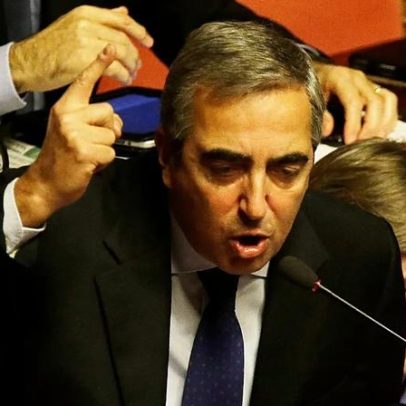 Demissões após referendo: Gasparri sai; Craxi assume Forza Italia no Senado