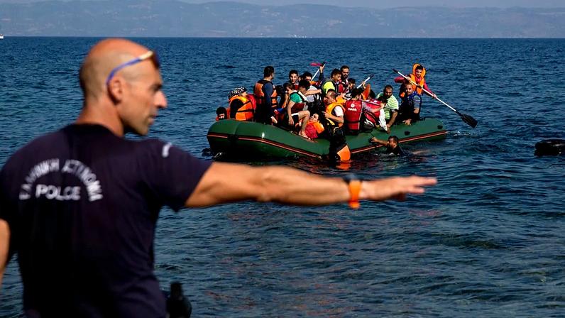 Parlamento da UE aprova projeto controverso para ampliar retornos de migrantes