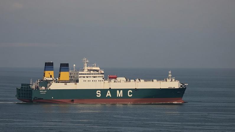 Irã ameaça atacar usinas de bases dos EUA conforme prazo no Estreito de Hormuz