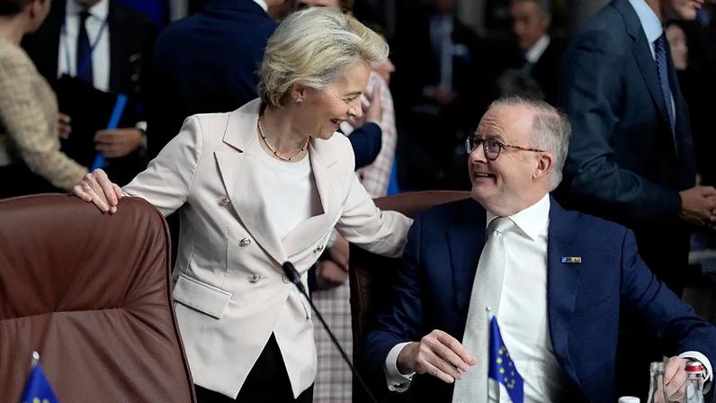 European Commission President Ursula von der Leyen, left, speaks with Australian Prime Minister Anthony Albanese, 12 July 2023.