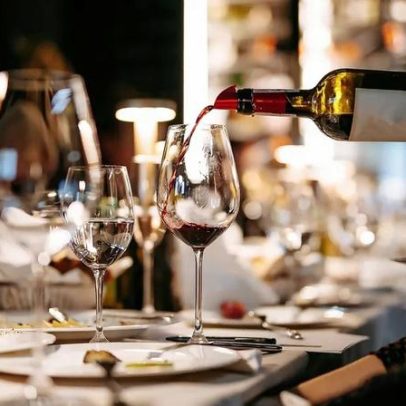 Por que é quase impossível encontrar vinhos envelhecidos no cardápio.
