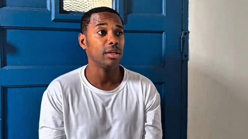 Robinho dentro da penitenciária de Tremembé