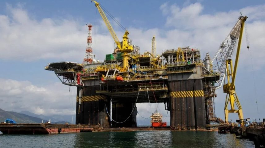 Crescimento da economia brasileira em 2025, refletindo aumento no PIB e emprego.