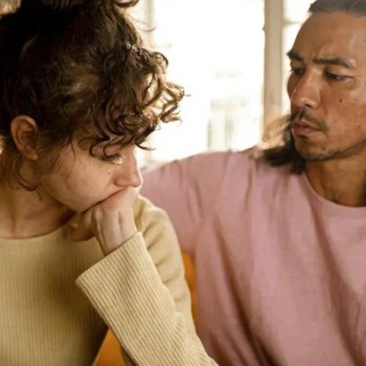 Casais em dificuldades: 24 versículos bíblicos para apoio