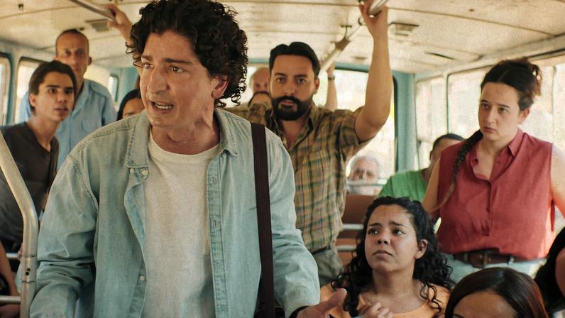 Johnny Massaro é Márcio em 'Emergência Radioativa', da Netflix