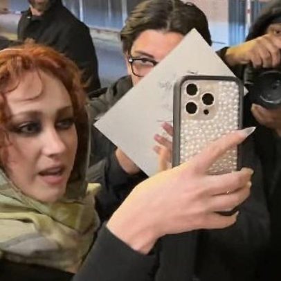 Vídeo de Chappell Roan confrontando paparazzi repercute após controvérsia