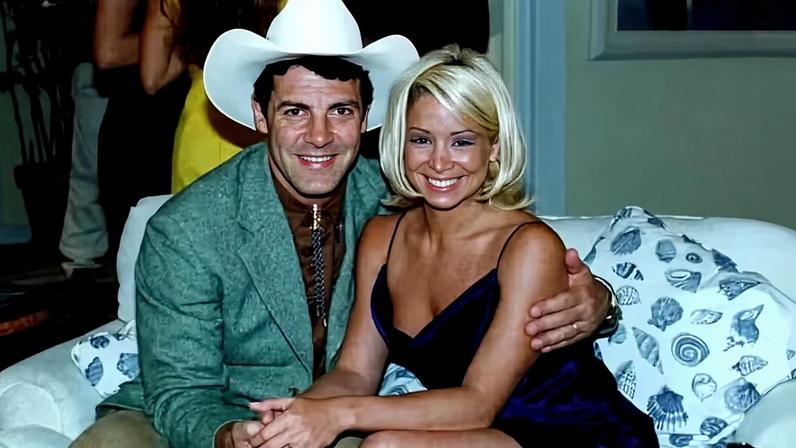 Gerson Brenner e Danielle Winits em 'Corpo Dourado' (1998)