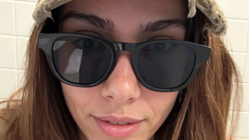 Anitta pede socorro para irmão, preso em Paris