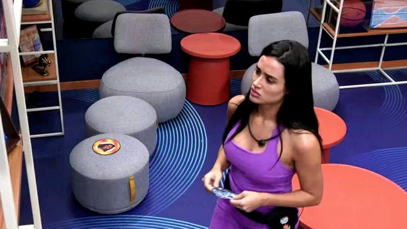 Jordana planeja aliança com rivais para eliminar grupo de Ana Paula