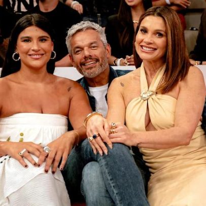 Eliana recebe Otaviano Costa, Flávia Alessandra e filha no palco