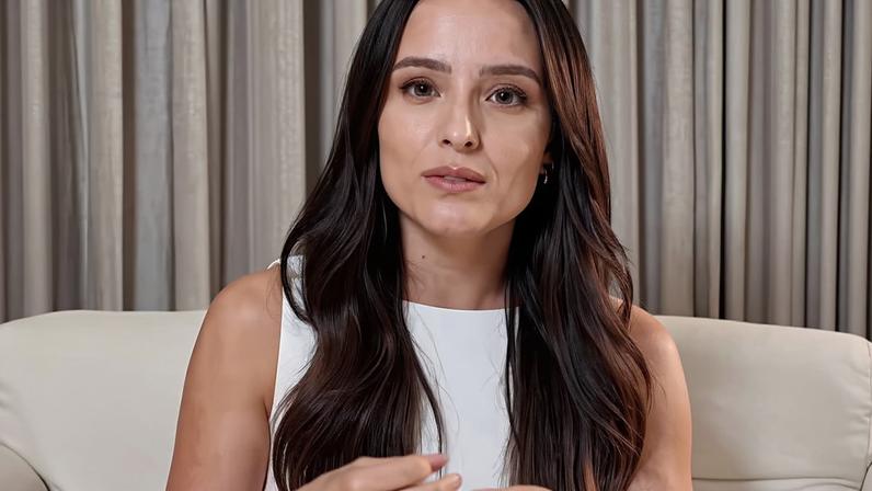 Larissa Manoela publica vídeo de conscientização sobre endometriose