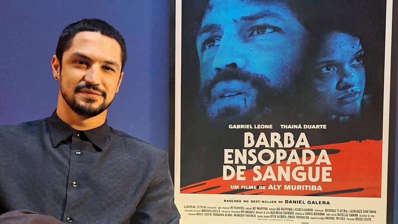 O ator Gabriel Leone, que lança álbum e filme