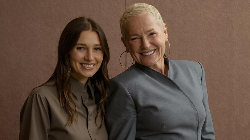 A estilista e modelo Sasha Meneghel com a mãe, a apresentadora Xuxa Meneghel