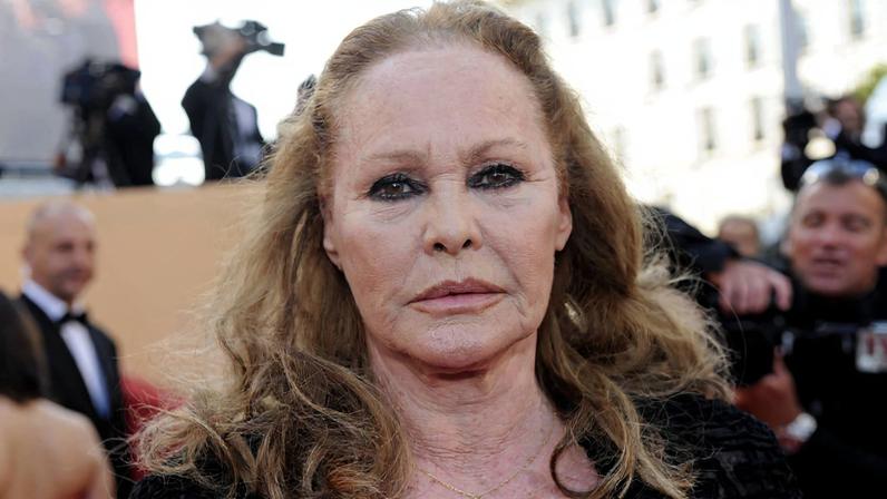 'Fui deliberadamente escolhida como vítima', diz Ursula Andress sobre o golpe