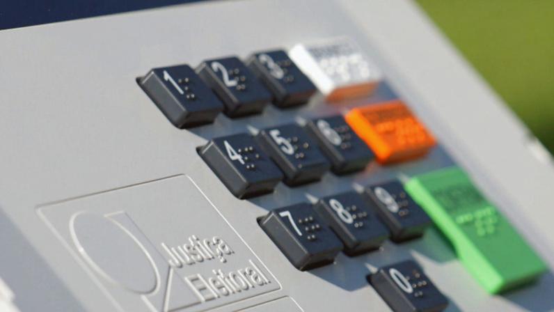 Detalhe da urna eletrônica — Foto: Reprodução/TV Globo