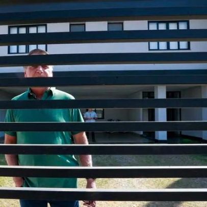 Bolsonaro recebe visitas de aliados e pré-candidatos antes da UTI e prisão domiciliar