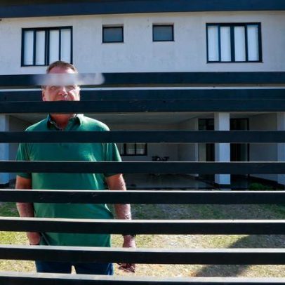 Bolsonaro é condenado a 27 anos por golpe de Estado e cumpre 1% da pena