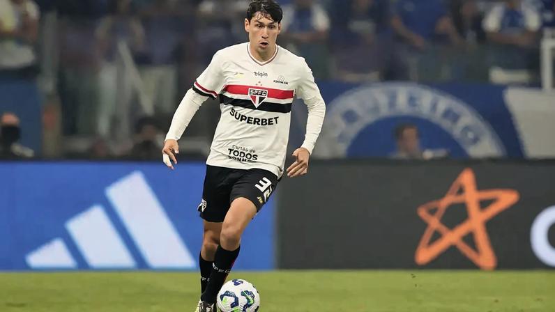 Botafogo negocia contratação de Ferraresi, do São Paulo