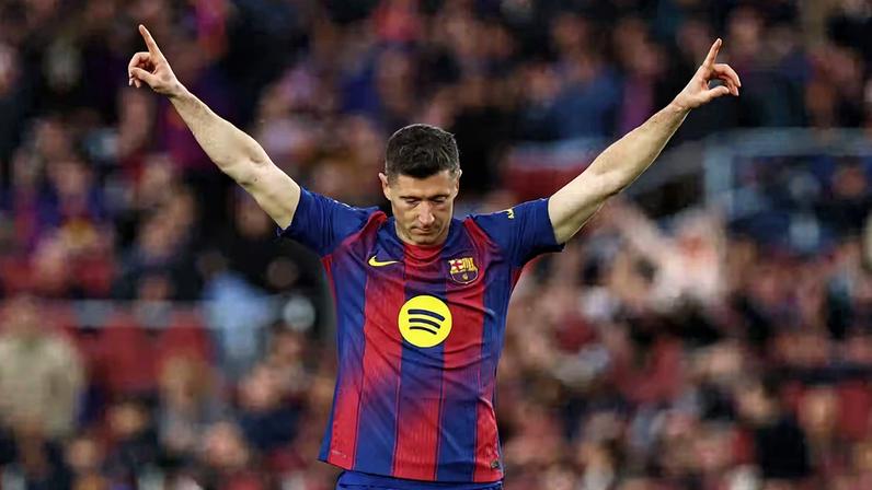 Lewandowski desfalcará o Barcelona no jogo de volta contra o Atlético de Madrid na Copa do Rei — Foto: Reuters
