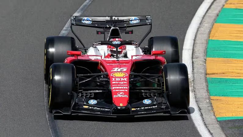 Charles Leclerc, da Ferrari, no treino livre 1 do GP da Austrália — Foto: Mark Peterson/Reuters