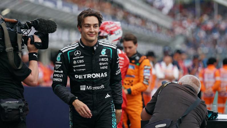 George Russell faz a pole position para o GP da Austrália de F1 2026 — Foto: Hollie Adams/Reuters